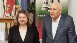 Наталия киселова с председателя на Българската федерация по шахмат Васил Антонов на награждаването в Републиканския турнир за младежи и девойки, 26 октомври 2025 г.