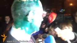 Opposition Leader Yatsenyuk Doused In 'Zelyonka'