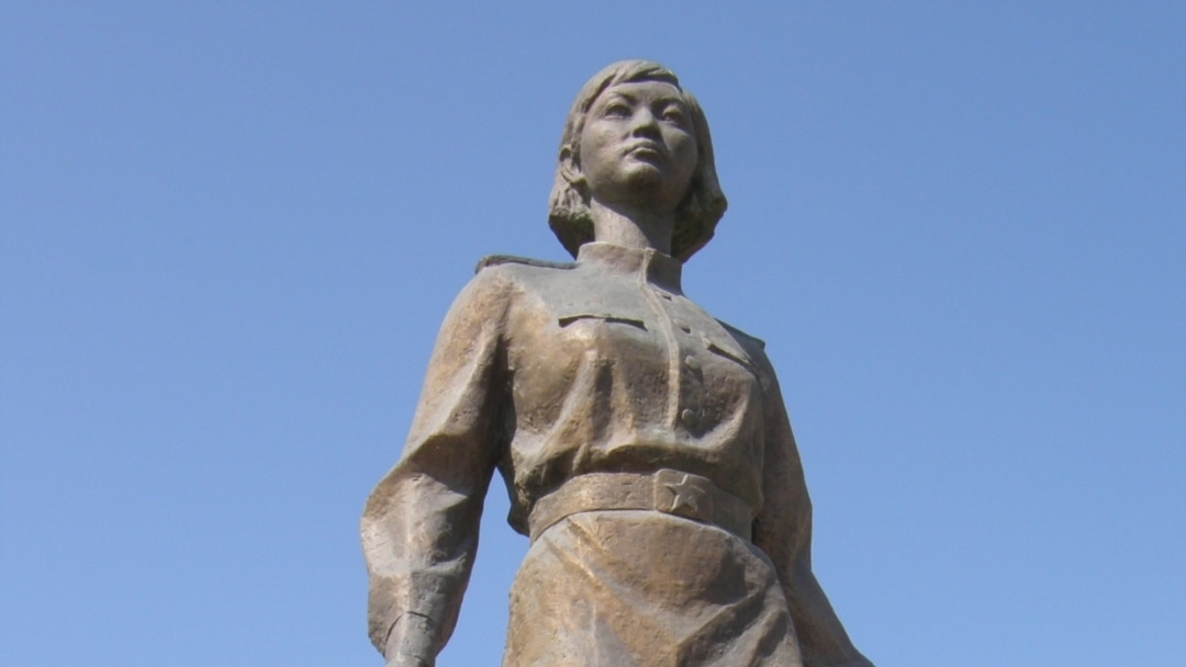 Трусикидегі жетілген әйелдер порно