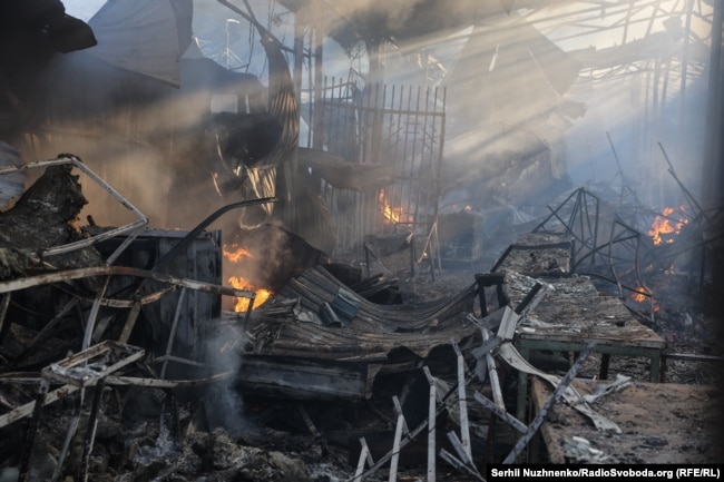 Ось, що залишилося від продуктового ринку біля метро Лук'янівська. Київ, 24 травня 2026 року
