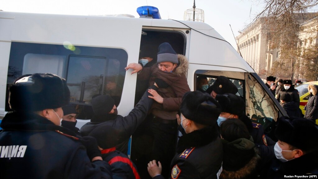 Задержания протестующих в Алматы. 10 января 2021 года.