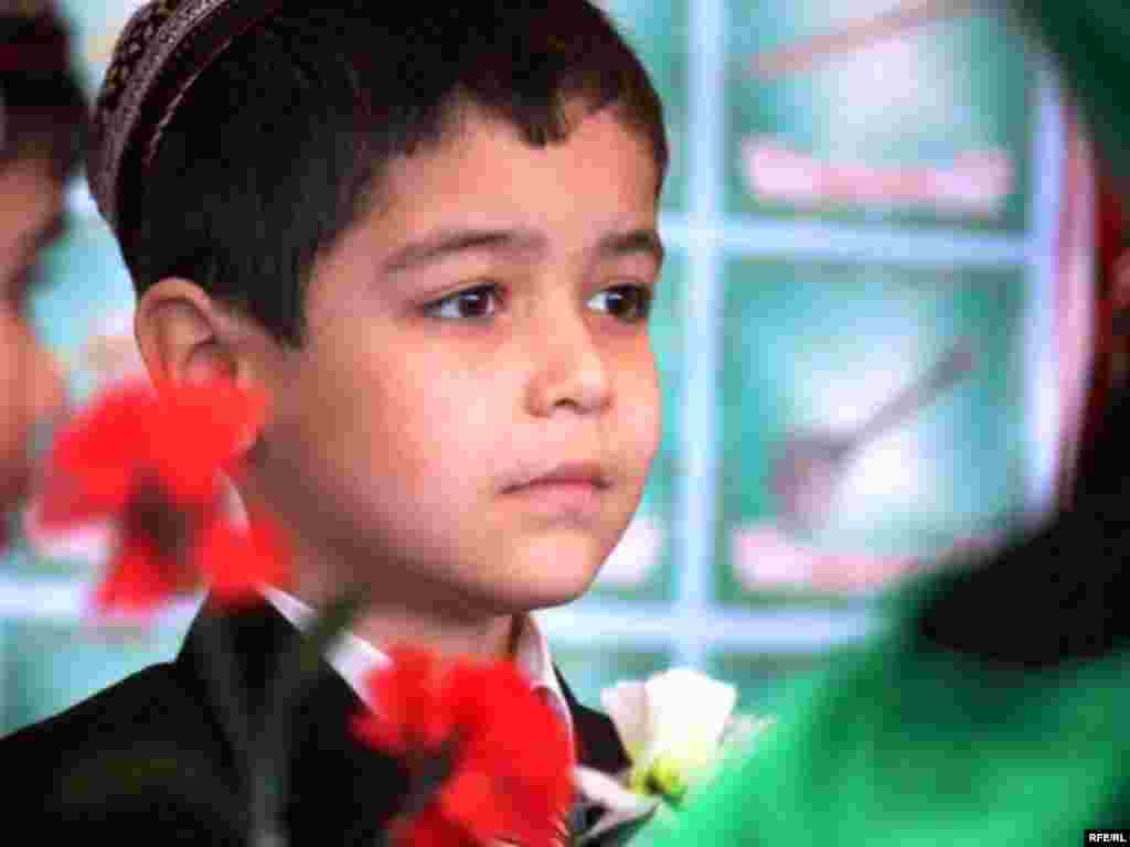 Ejem üçin gül dessesi