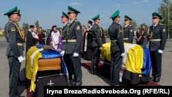 21 травня останки другого очільника Організації Українських Націоналістів Андрія Мельника і його дружини Софії Федак-Мельник повернули в Україну для перепоховання