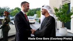 Šeik Mohamed bin Zajed Al Nahjan, predsjednik UAE i Milojko Spajić, premijer Crne Gore, ispred palate Al Šati u Abu Dabiju