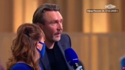 Шнуров упомянул Алексея Навального на Прямой Линии