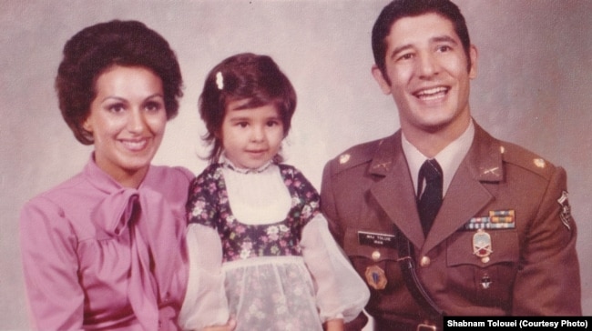 شبنم طلوعی در کنار پدر و مادرسش