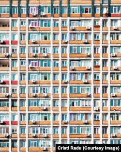 Posted as a raidenbucarest, Radu finds the sublime in the ordinary, like this span of a residential building in the capital.