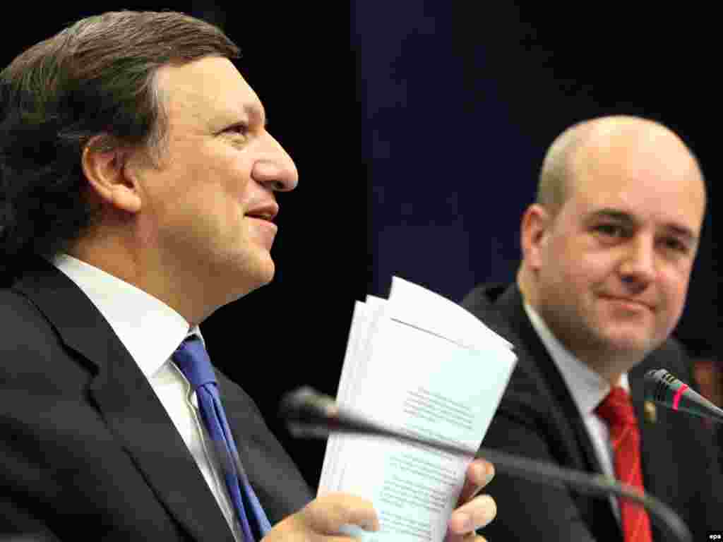 30 tetor '09 - Liderët e Bashkimit Evropian kanë rënë dakord në samitin në Bruksel që të kontribuojnë deri në 50 miliardë euro në vit për t’i ndihmuar vendet në zhvillim që t’u përshtaten ndryshimeve të klimës. 