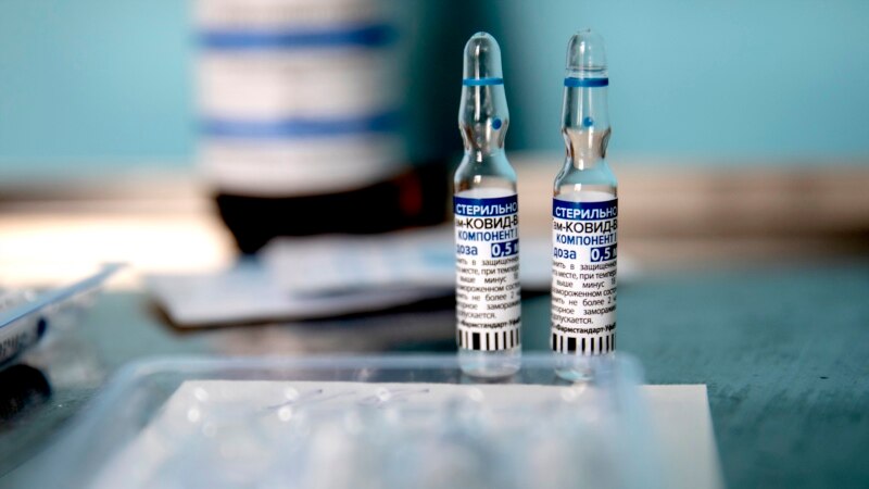 У Калінінградзе затрымалі супрацоўніцу шпіталя: яна прадавала сэртыфікаты аб прышчэпцы ад COVID-19, а вакцыну вылівала ў каналізацыю