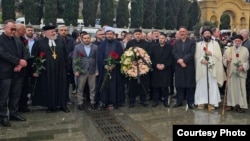 სამებაში ილია მეორის პანაშვიდზე რელიგიური უმცირესობების წარმომადგენლები მივიდნენ