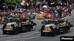 Armenia - Self-propelled howitzers are demonstrated during a military parade in Yerevan, May 28, 2026.