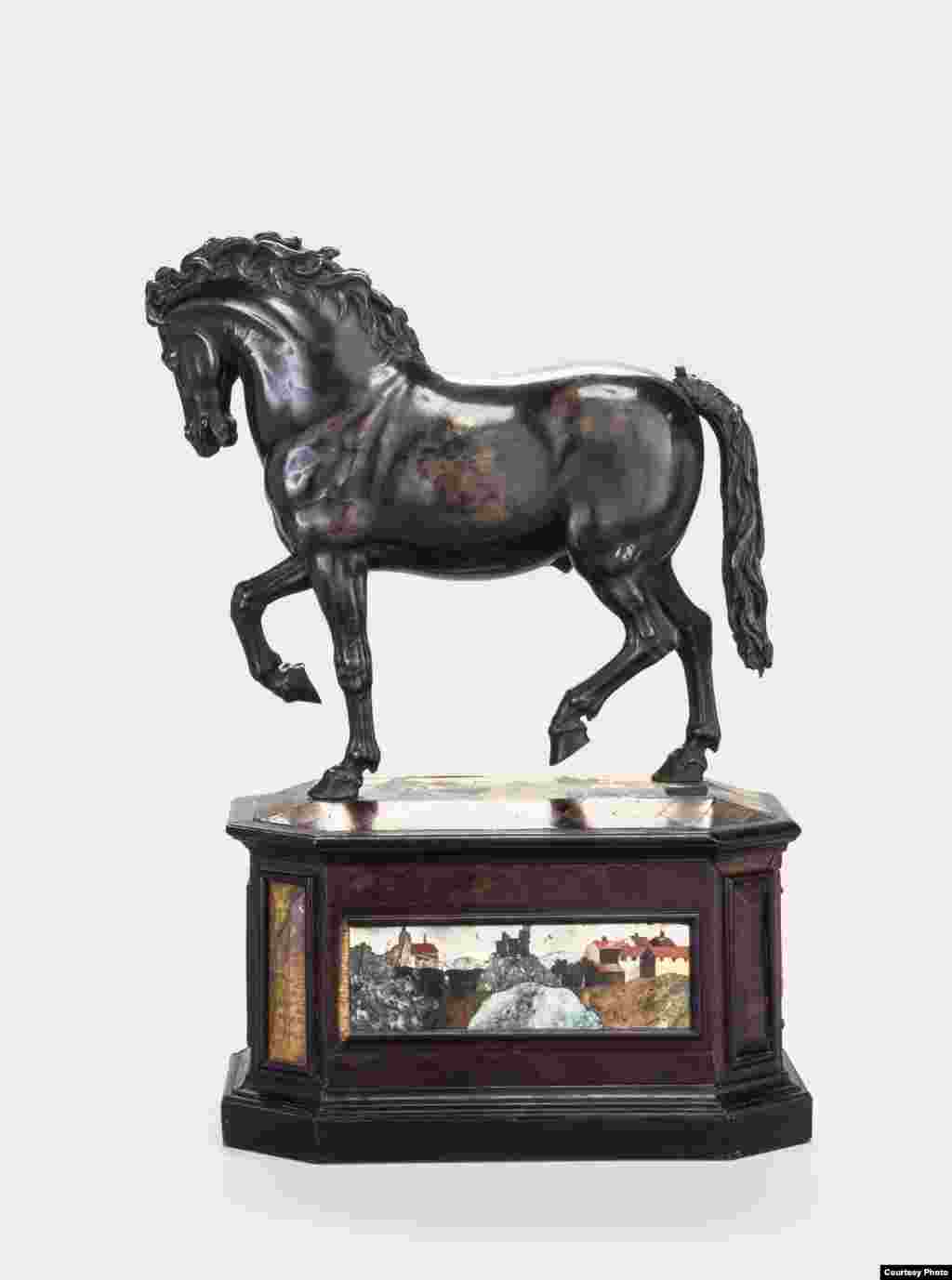 Walking Horse, 1605; pedestal c. 1610, Grünes Gewölbe, Staatliche Kunstsammlungen Dresden, Prague