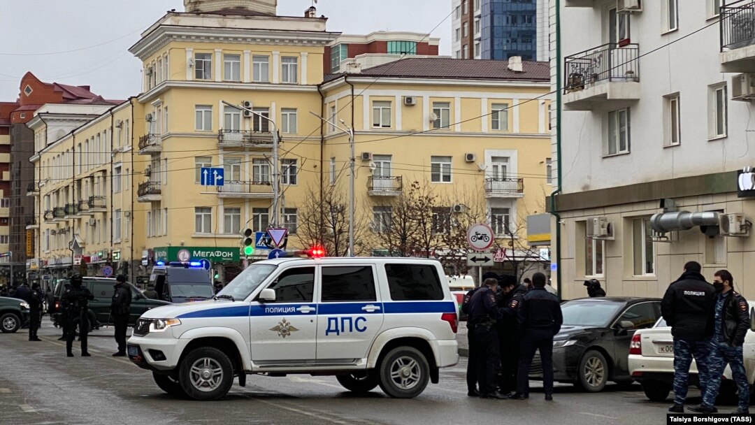 Место убийства братьев Тимурзиевых в центре Грозного