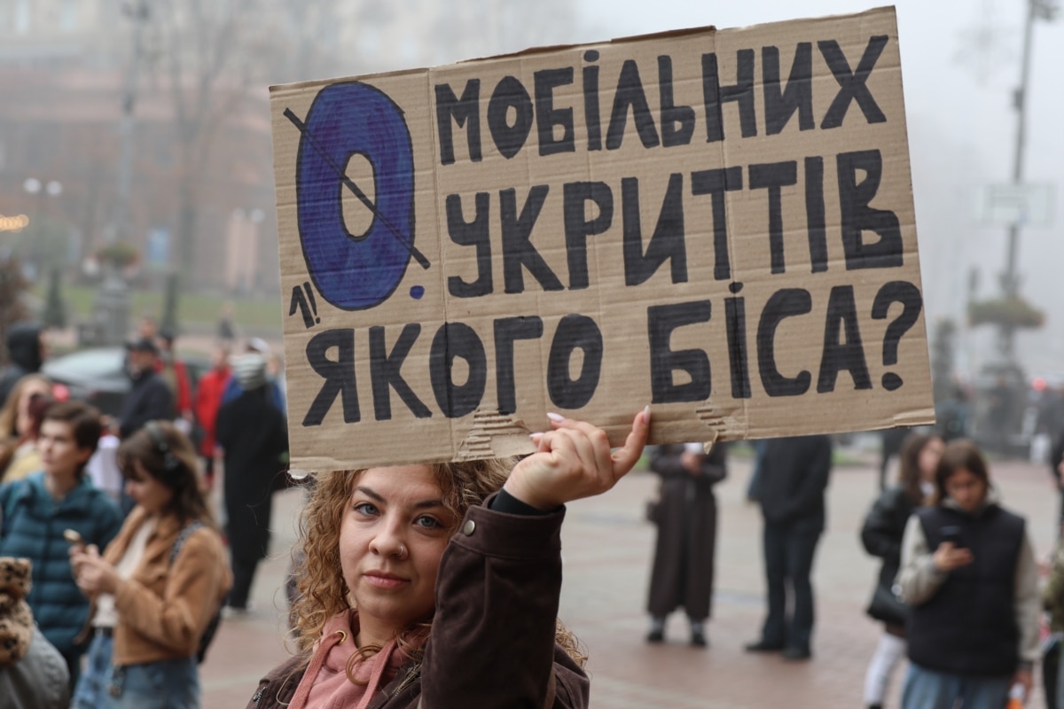 14 жовтня, під час виступу у Верховній Раді України, <a href="https://www.radiosvoboda.org/a/news-klychko-rada-kyyiv-opalyuvalnyy-sezon/33876452.html" target="_self" class="wsw__a">Віталій Кличко заявив:</a> «Ми, як міська влада, намагаємось всіма силами забезпечити життєдіяльність міста, попри ляпаси, які постійно намагається нам дати центральна влада»