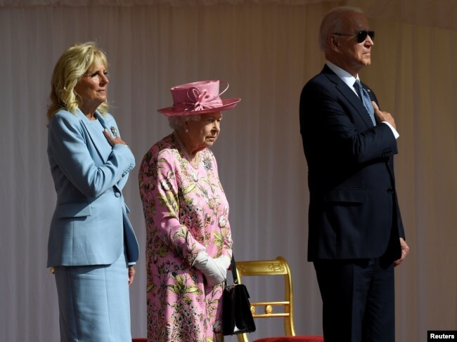 Presidenti amerikan, Joe Biden, Zonja e Parë, Jill Biden, dhe Mbretëresha Elizabeth II.
