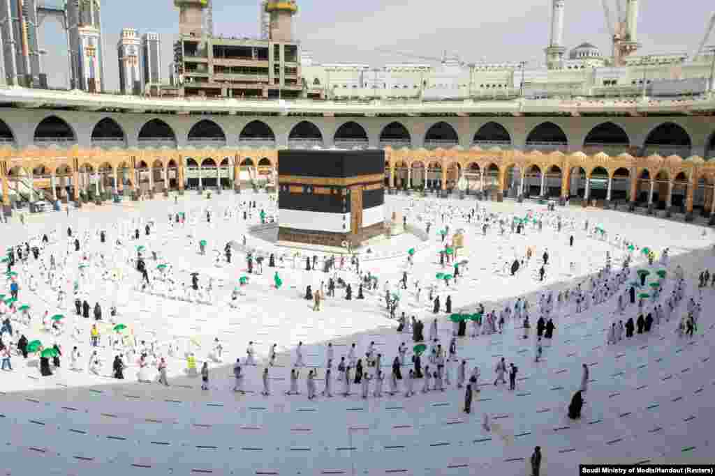 U Saudijskoj Arabiji, odnosno u Meki i Medini, najsvetija su mesta islama.