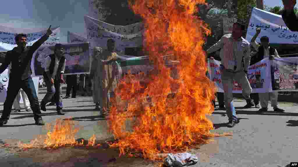 Afganistan - Protesti ispred iranskog veleposlanstva u Kabulu, 6. juni 2012. Foto: AFP / Shah Marai