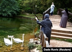 Turisti sa Bliskog istoka uživaju u ljepotama parka prirode Vrelo Bosne, Ilidža