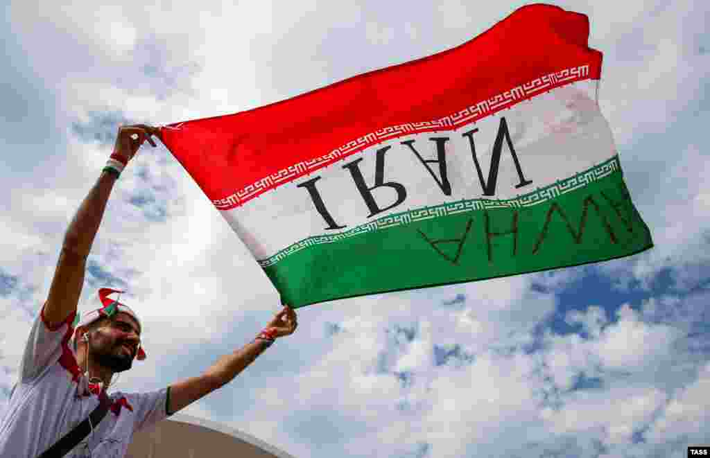 هواداران ایران تا آخرین لحظه تیم ملی را تشویق کردند.