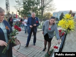 Глава Чулымского района Светлана Кудрявцева (слева) и депутат Законодательного Собрания Новосибирской области Сергей Гайдук (в центре)