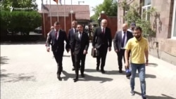 «Դավիթ Ղազինյանը ձև չունի մնալու». Ռոմանոս Պետրոսյանի առաջին աշխատանքային օրը ՀԷՑ-ում
