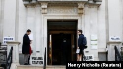 Secție de votare la Islington Town Hall, Londra, 23 mai 2019