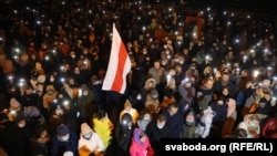 Илјадници Белоруси излегоа на „последно збогум“ за Бандаренка во Минск