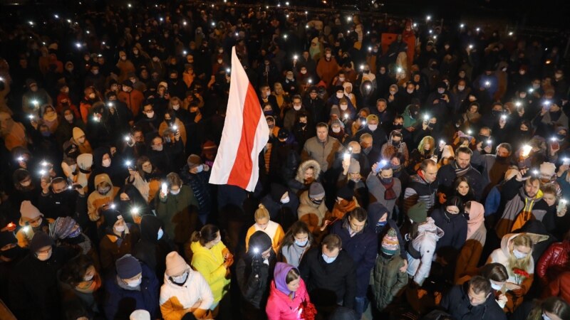 Белорусите се збогуваа со Бандаренка кој почина по претепување од маскирани лица