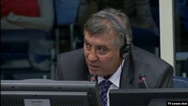 Tomislav Kovač kao svedok odbrane na suđenju ratnom predsedniku Republike Srpske Radovanu Karadžiću pred Haškim tribunalom, 1. novembra 2013.