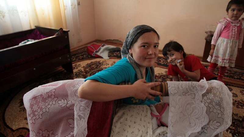 Өзбекстанда «Баатыр эне» наамы кайра бериле баштайт