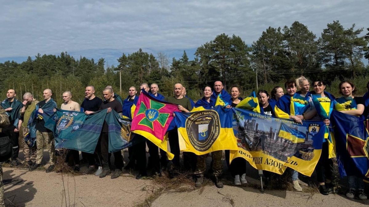 В Україну в рамках обміну з РФ вдалося повернути 49 військових і цивільних – Зеленський