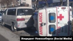 Машина скорой помощи перевернулась в Новосибирске