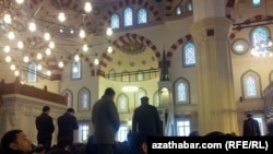 Metjide baran adamlar (Illýustrasiýa suraty)