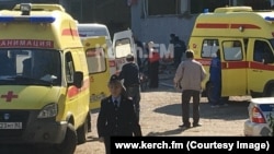 На месте взрыва в здании Керченского технологического колледжа