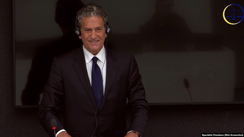 James Rubin para Dhomave të Specializuara në Hagë.