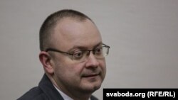 «Голыя пастраеньні, складаньне фігурак зь людзей, зьбіцьцё»