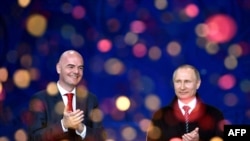Presidenti i FIFA-s, Gianni Infantino (majtas) dhe presidenti rus, Vladimir Putin, janar 2016.