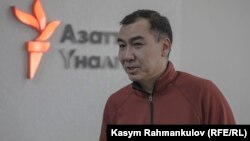 Равшан Жээнбеков.