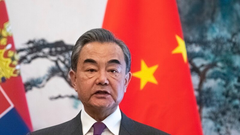 Пекин призывает США отменить торговые ограничения и ограничить «вмешательство»