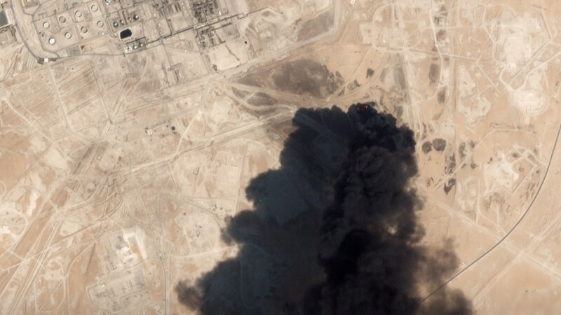 مقام ارشد آمریکایی: ایران با بیش از ۱۰ موشک کروز و ۲۰ پهپاد به تأسیسات نفتی عربستان حمله کرده است