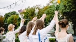 Жаночая акцыя пратэсту ў Менску ў жніўні 2020 году. Архіўнае фота