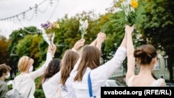 Жаночая акцыя пратэсту ў Менску ў жніўні 2020 году. Архіўнае фота