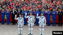 Кытайдын “Тяньгун” космостук станциясына багыт алган астронавттар. Цзюцюань космодрому, Ганьсу провинциясы. 24-май, 2026-жыл.