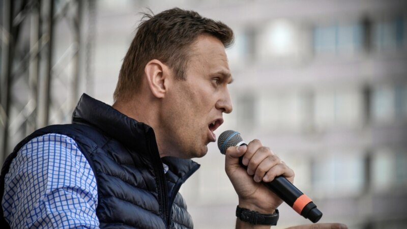 Москвада оппозициячыл саясатчы Алексей Навальный кармалды