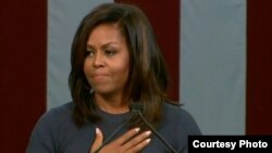 Michelle Obama gjatë një prej takimeve me elektoratin e Hillary Clinton