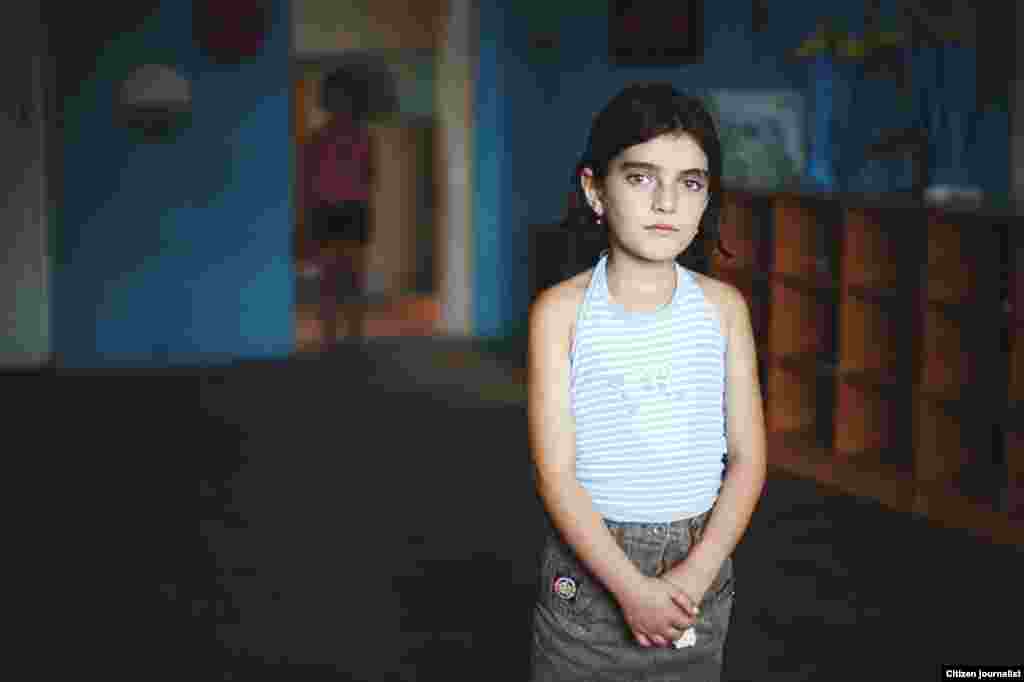 192 მარიამ ნაკანი-მამასახლისი: "უიარაღოდ"