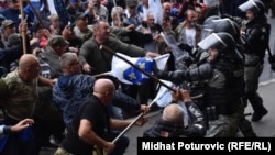 Sukob bivših boraca i policije na protestu u Sarajevu