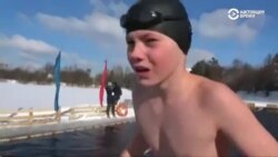 На озере под Калининградом прошел региональный чемпионат по зимнему плаванию