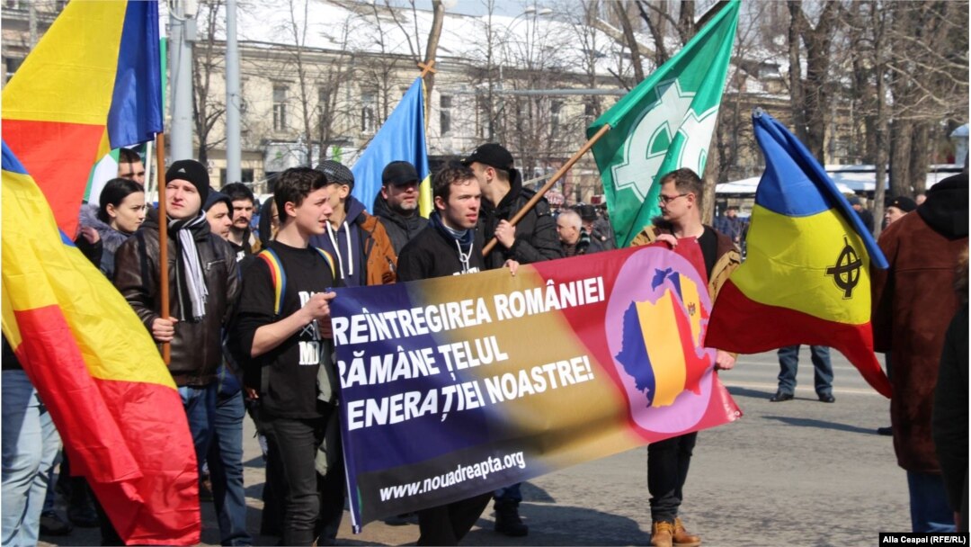 Marchers in Chisinau