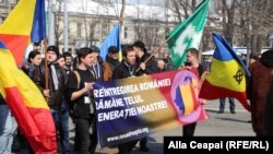 Marchers in Chisinau